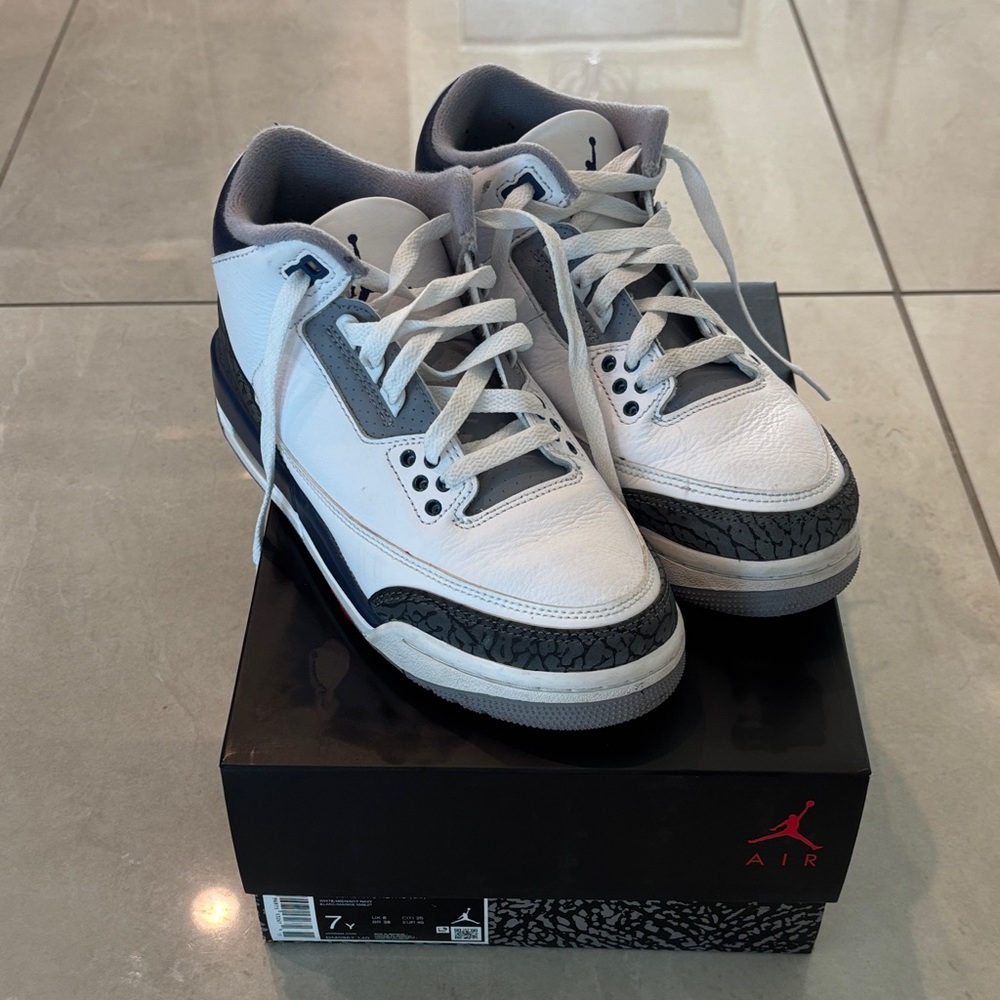 Nike Air Jordan 3 Retro Sneakers White/Midnight Navy 7Y